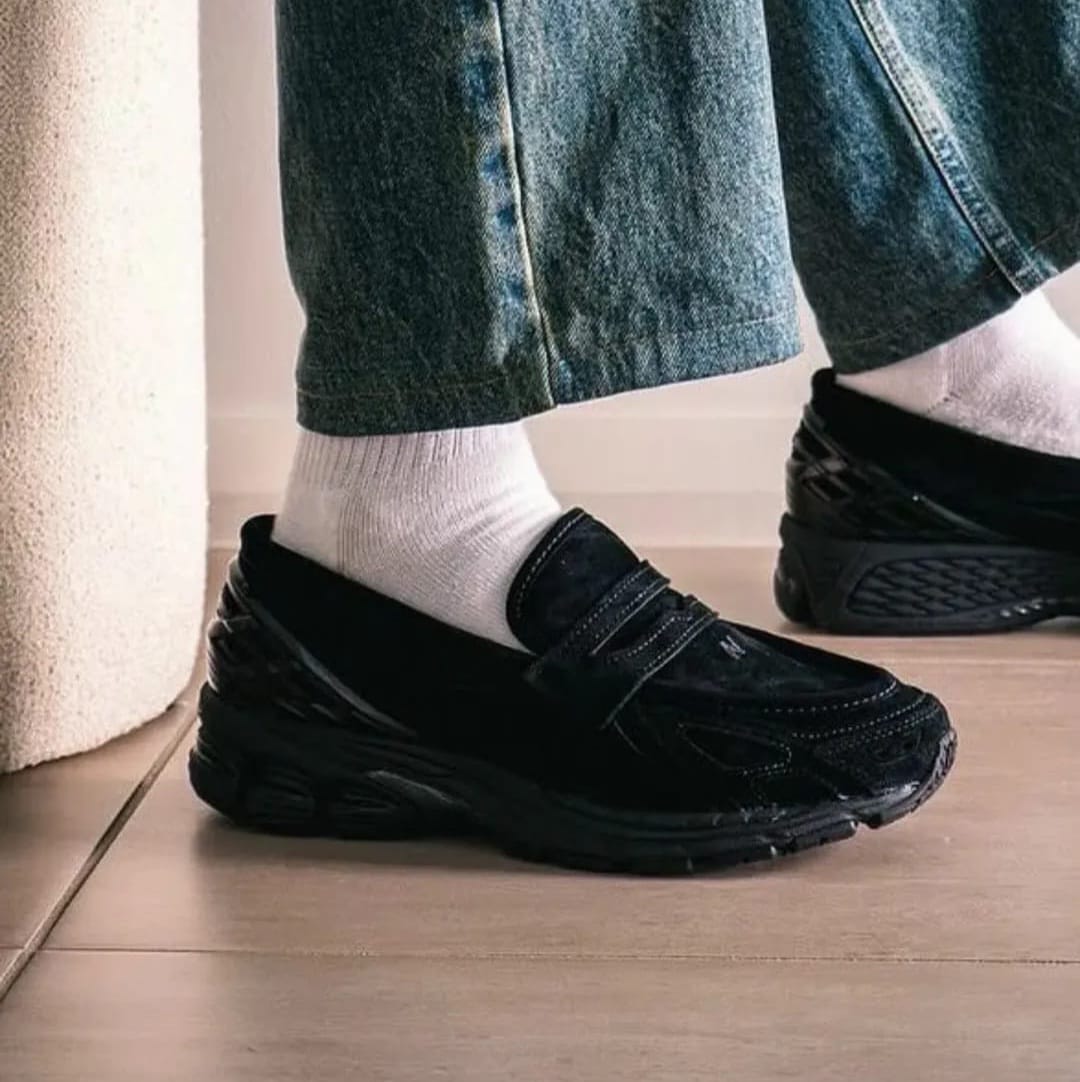 New Balance 1906L Black Suede